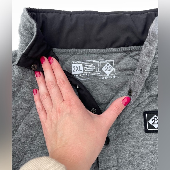 Michigan M22 quilted pullover sweatshirt - Picture 4 of 4